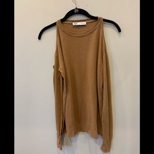 Zara shoulder cut out sweater size m